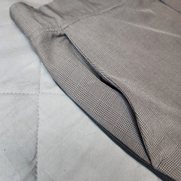 Athleta Brooklyn Ankle Pants Women 10 Plaid Gray Black Stretch Athleisure Slacks - Picture 2 of 8